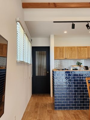 岡山の注文住宅｜ベリティスクラフトレーベル　ネイビードア
