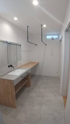 岡山の注文住宅｜造作洗面化粧台　ランドリースペース