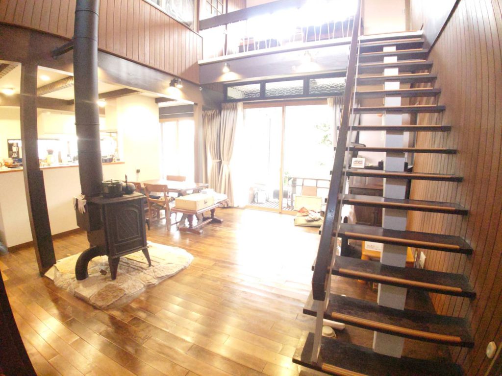 岡山の注文住宅｜石の彫刻家　リフォーム　イチマルホーム