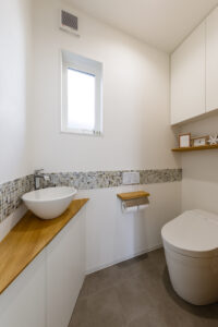 岡山の注文住宅｜タイル　トイレ　イチマルホーム