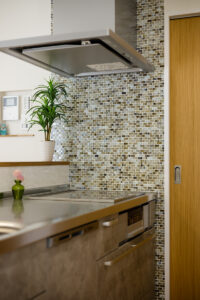 岡山の注文住宅｜タイル　キッチン　イチマルホーム