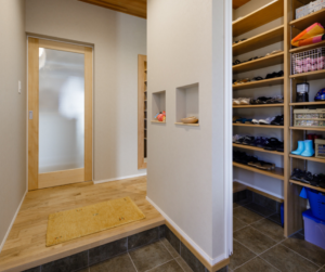 2way玄関 整った玄関|玄関収納 施工事例 岡山 注文住宅 イチマルホーム