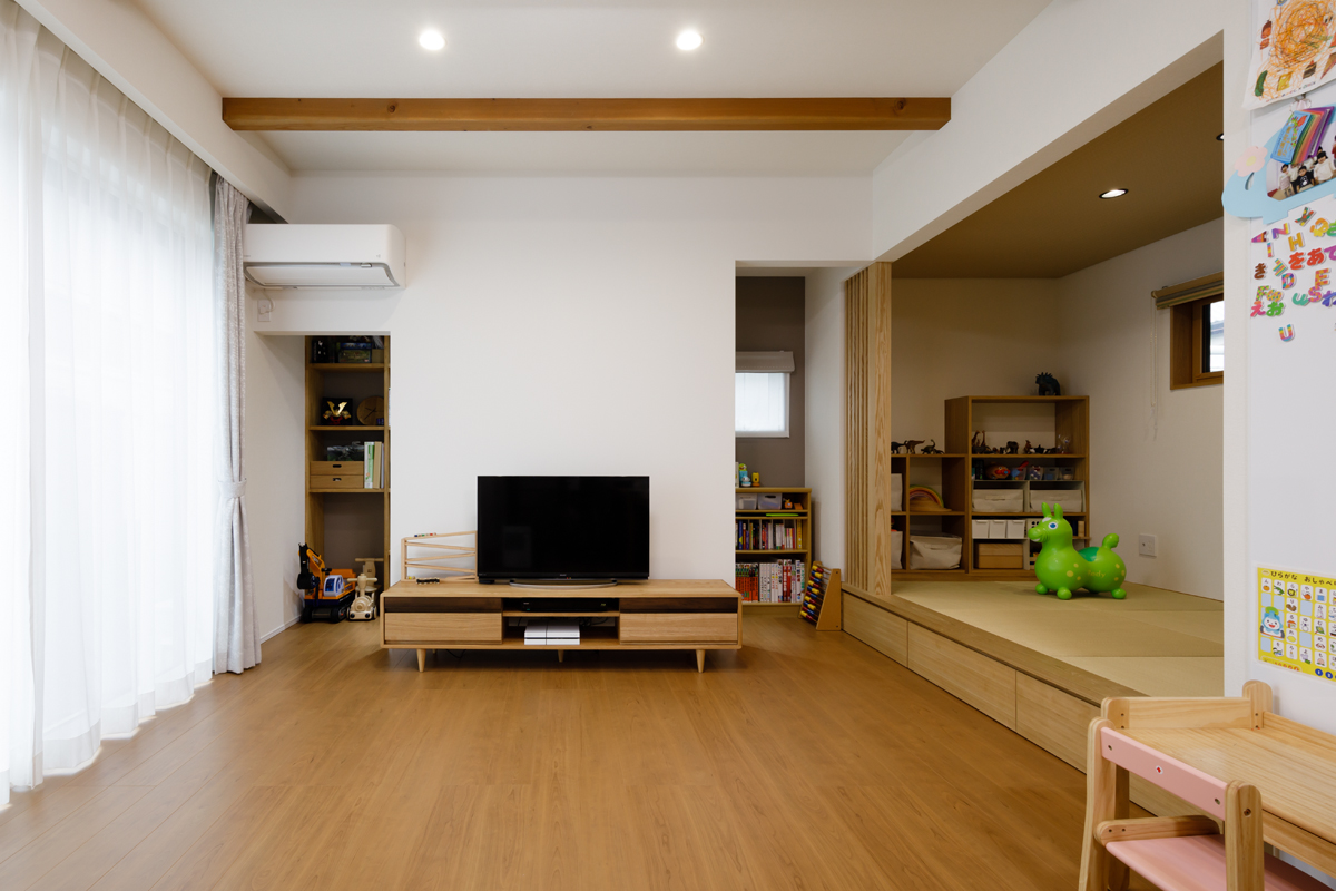 リビングのテレビ背面収納